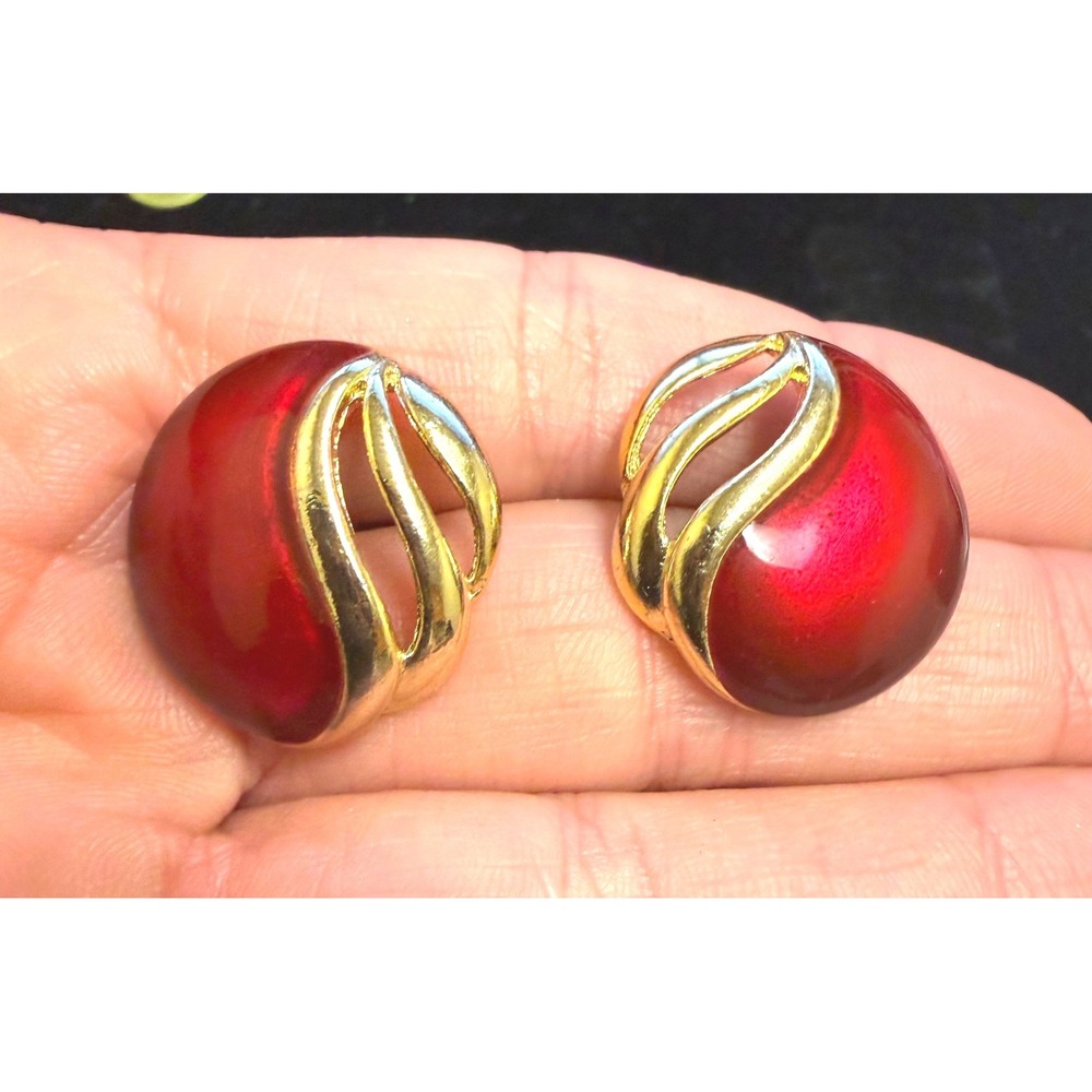 Vintage Red Enamel Gold Tone Swirl Round Stud Earrings Post Back 1 Inch